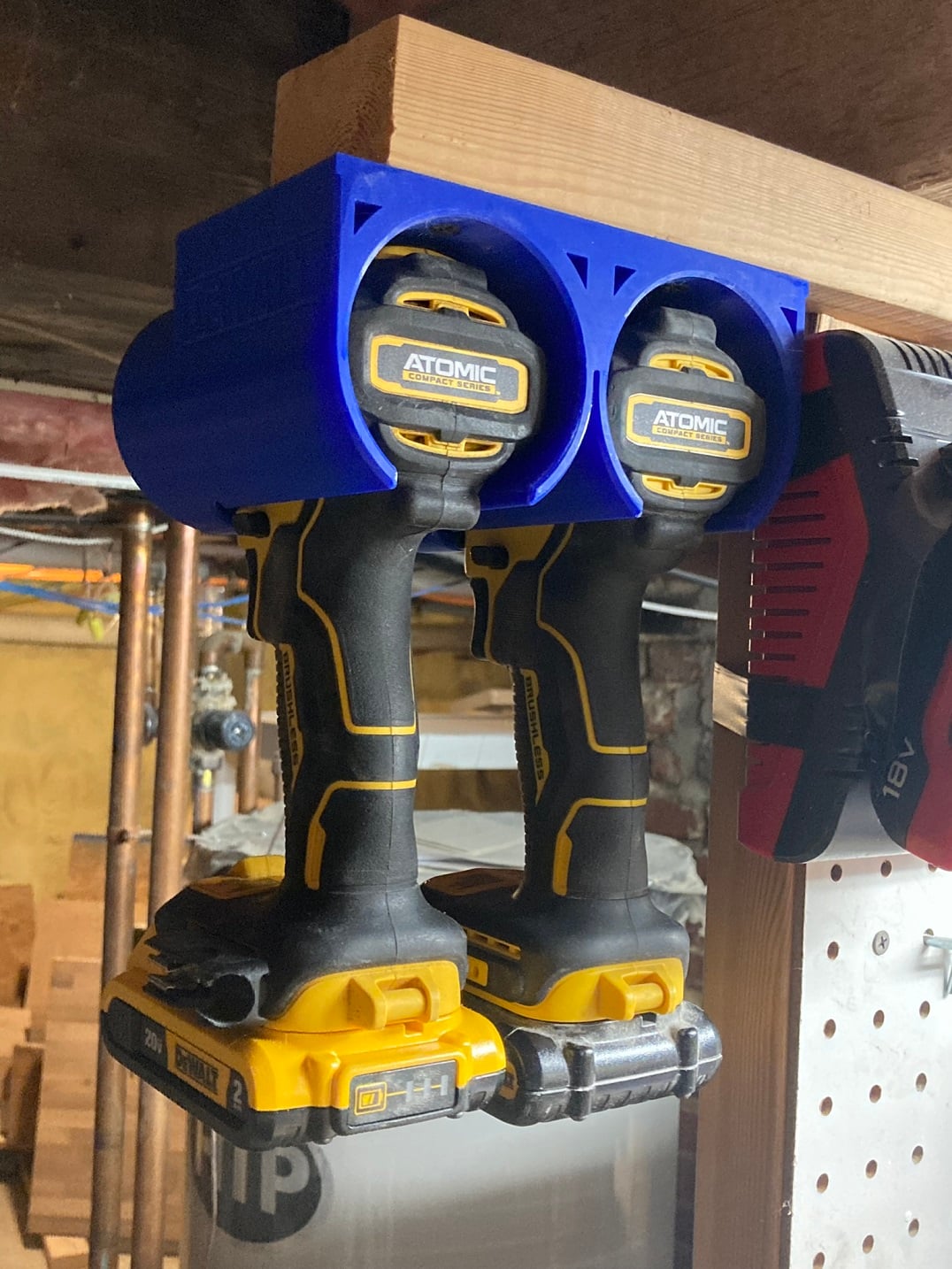 Dubbel vägghållare för DeWalt borrmaskin och skruvdragare