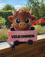 Välkomstskylt med highlandko i rosa – standardversion med hjärta