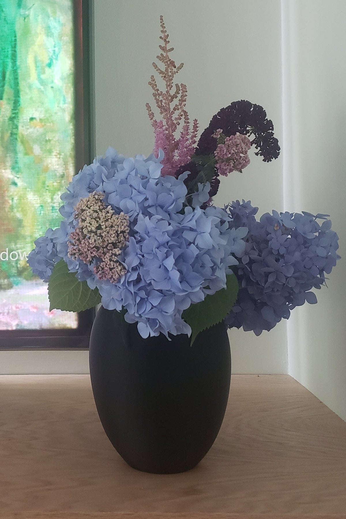Modern amforavas – klassisk form i samtida design