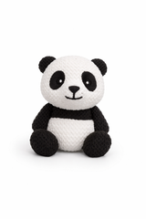 Pandafigur sedd från sidan på en trähylla