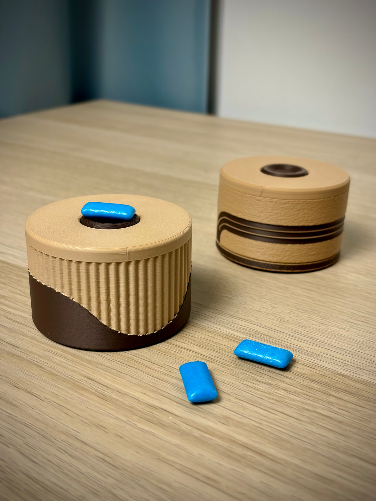 Dispenser för tuggummi och tabletter – kompakt förvaringsask