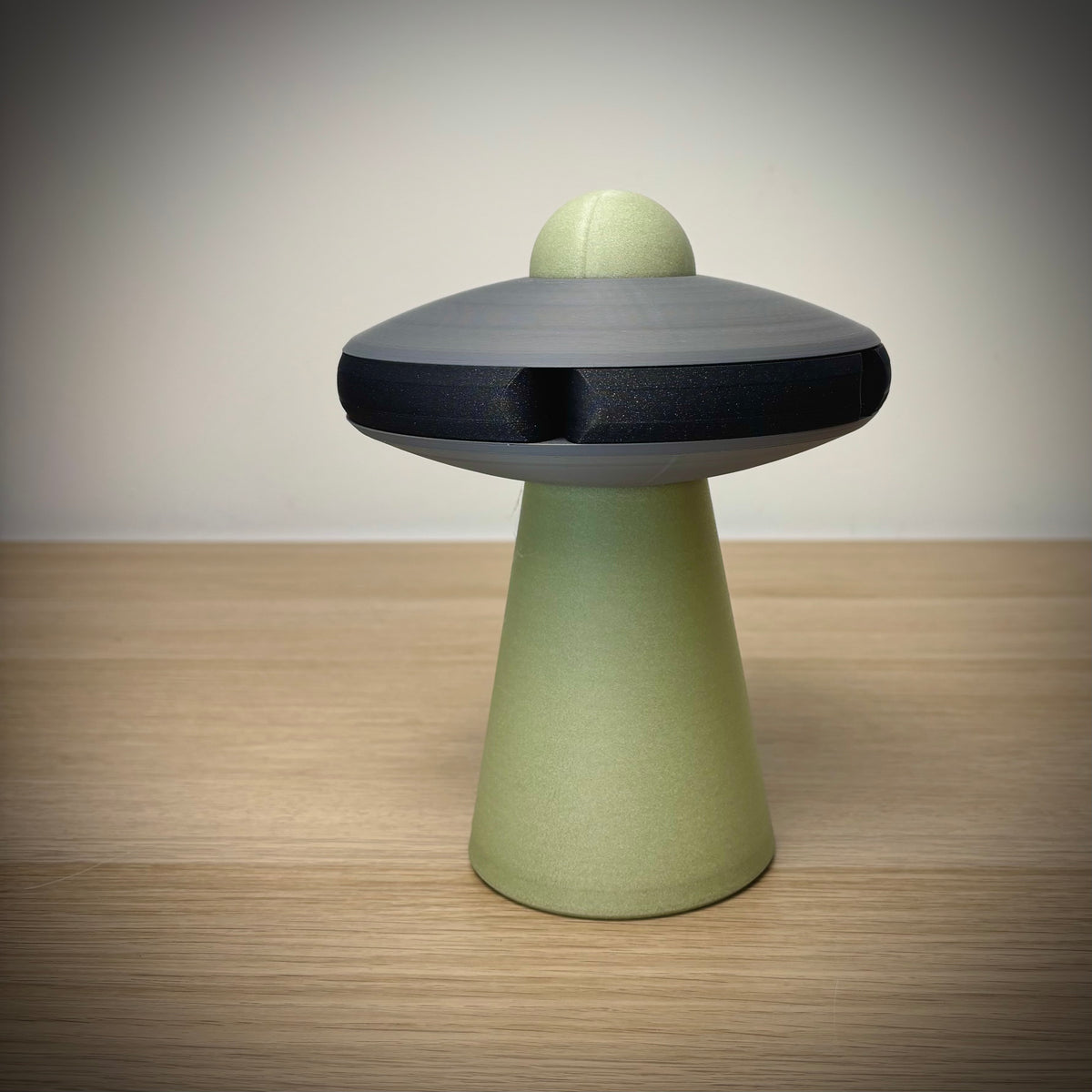 Förvarings-UFO – gömställe med 5 hemliga fack