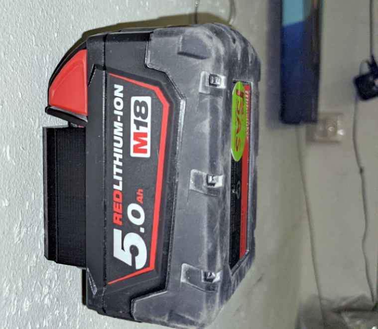 Batterihållare för Milwaukee M18 med låsclips