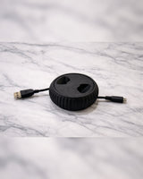 Kompakt vit USB-kabelvinda för förvaring av 1,5 m kablar