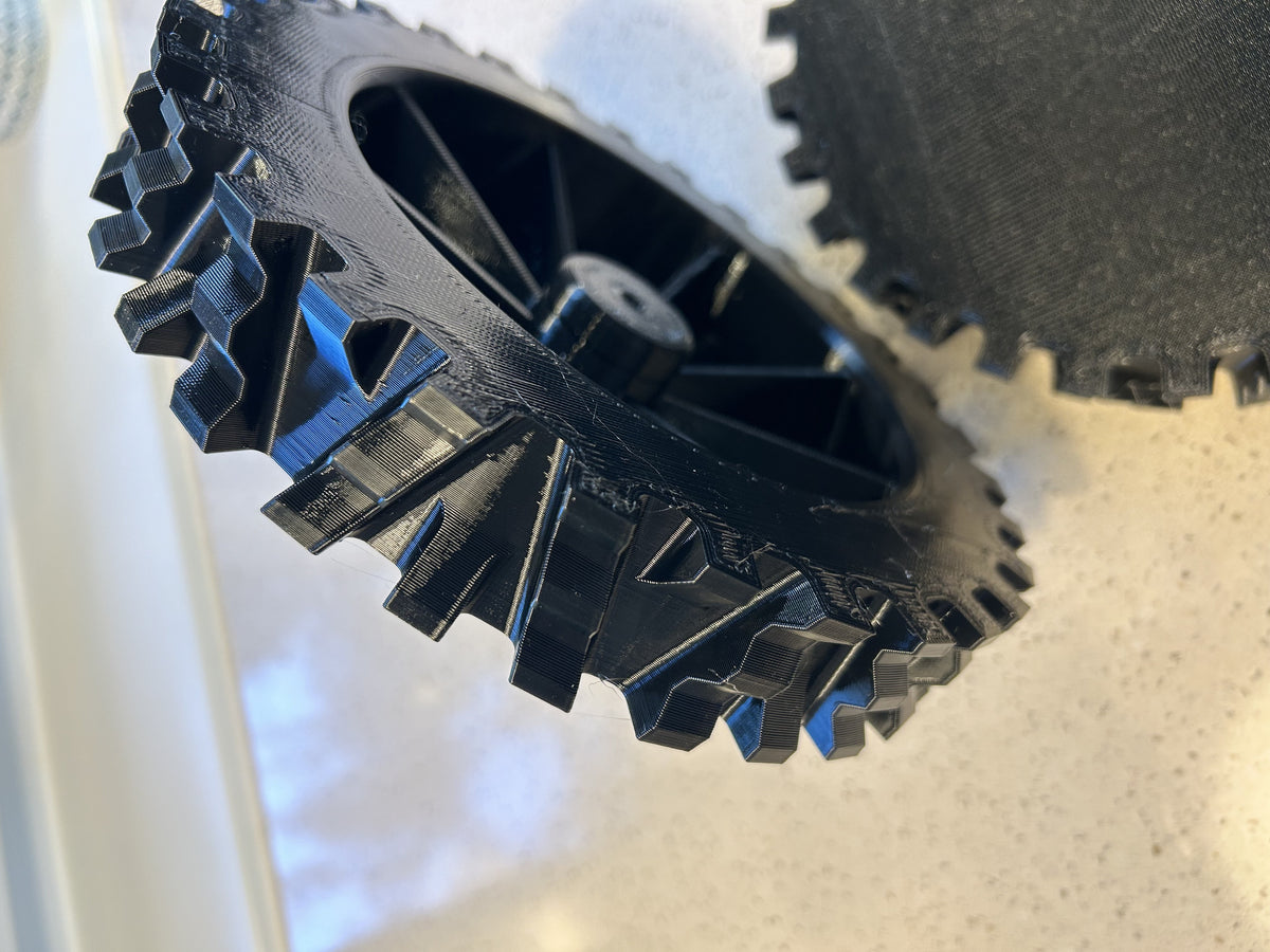 Terränghjul för Stihl iMOW RMI – vinklad vy