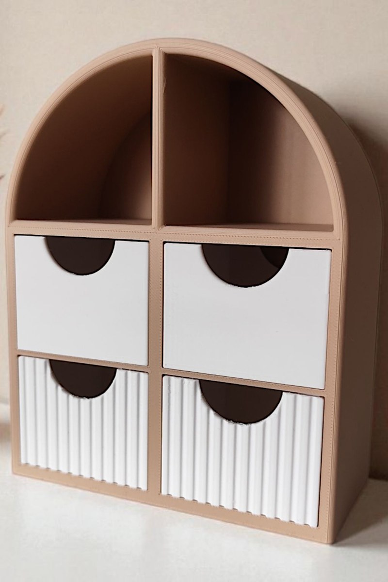 Minimalistisk smyckeshylla med släta lådor, framifrån med öppen visningsyta