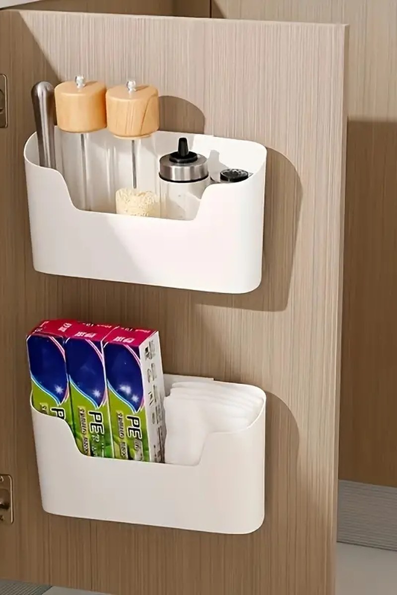 Minimalistisk förvaringslåda för väggen som lutar framåt, närbild
