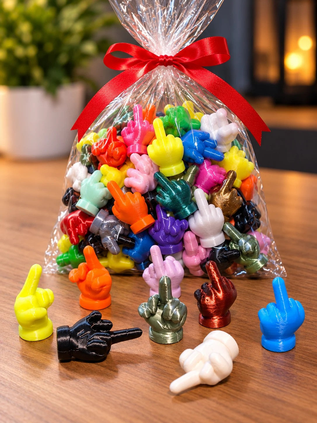 Påse med 50 små långfingerfigurer i blandade färger