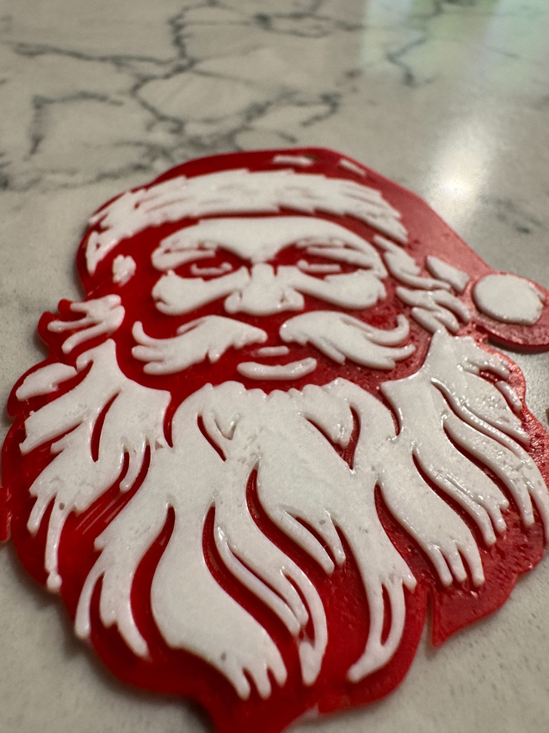 Presentetikett med klassisk jultomte