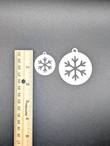 Presentetikett med utskuren snöflinga
