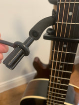 Plektrumhållare för vanligt golvstativ för gitarr