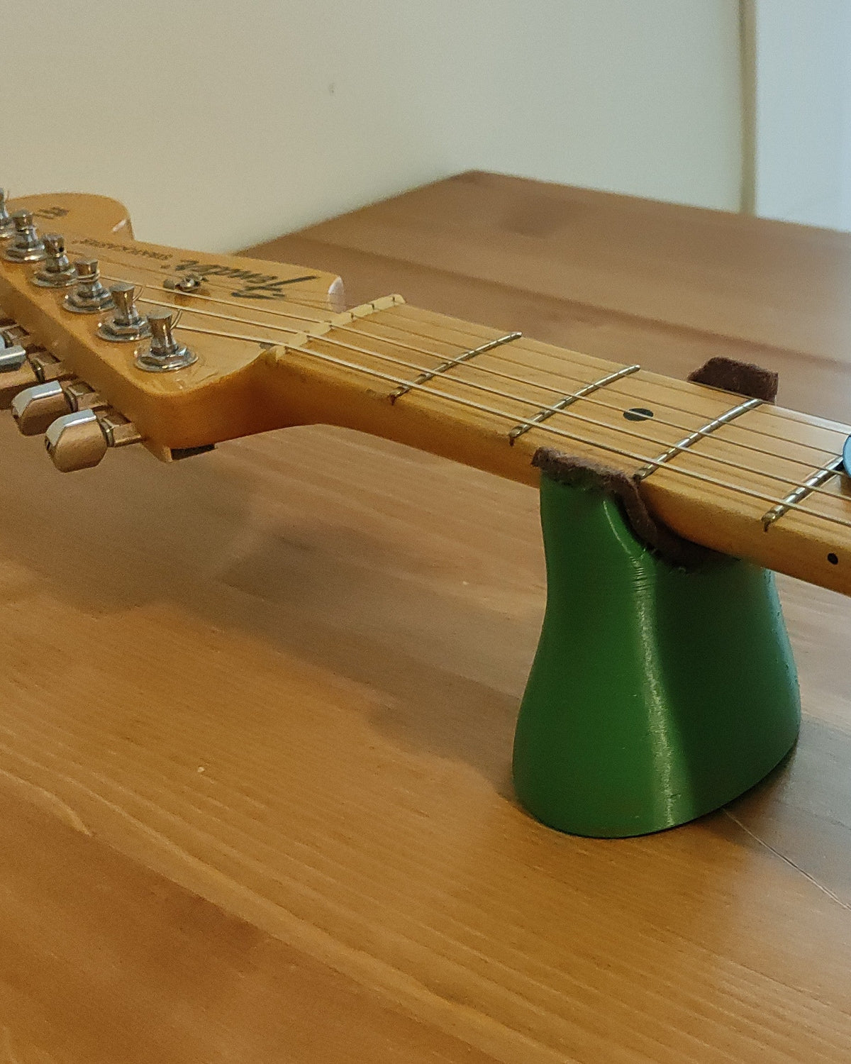 Halsstöd för elgitarr – optimerat för Strat