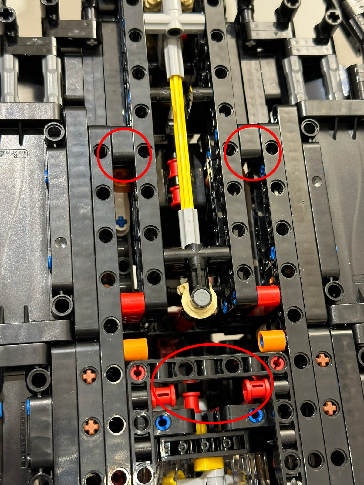 Väggfäste för LEGO Technic Mercedes F1 42171