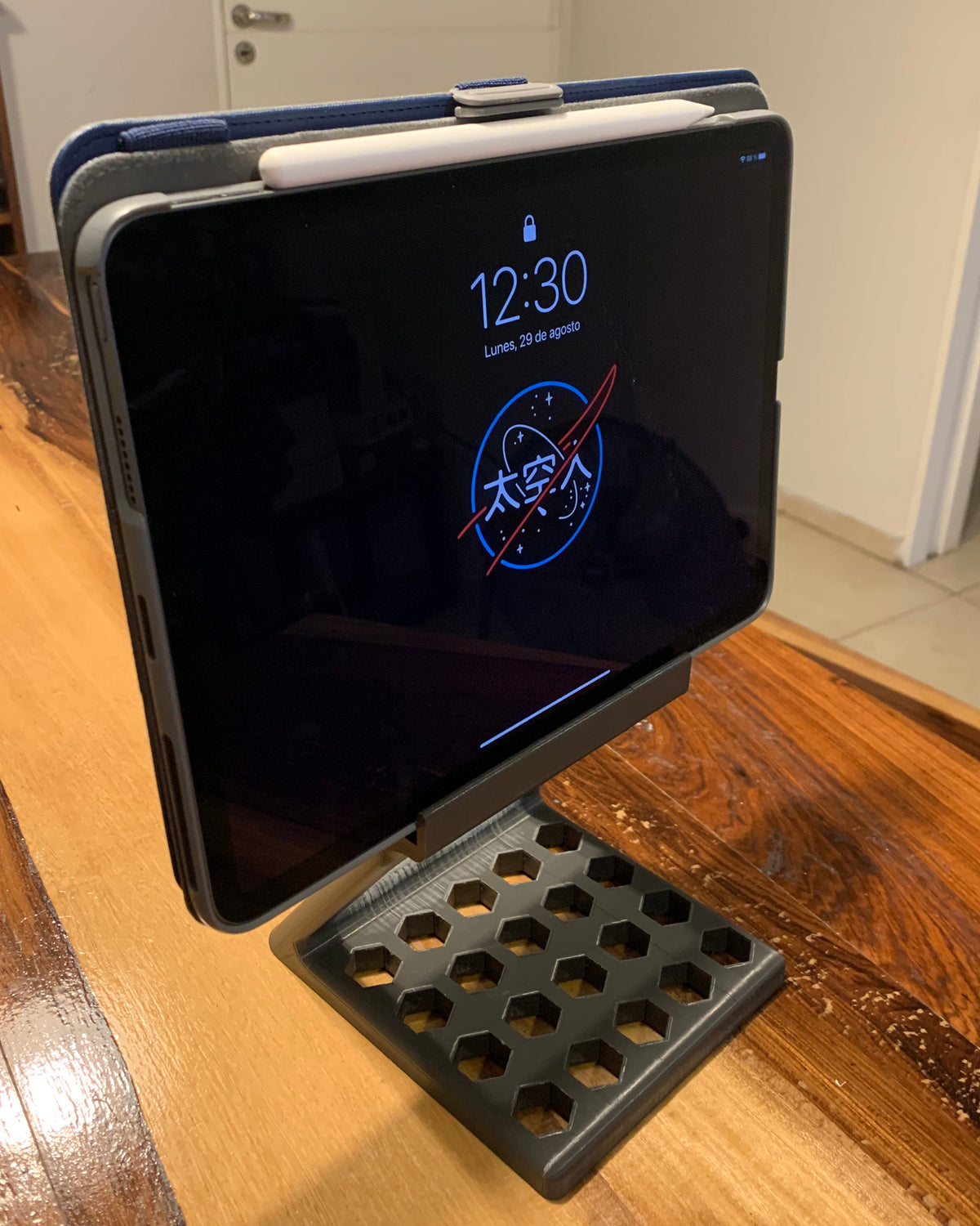 iPad-ställ – gör din iPad till en skrivbordsskärm