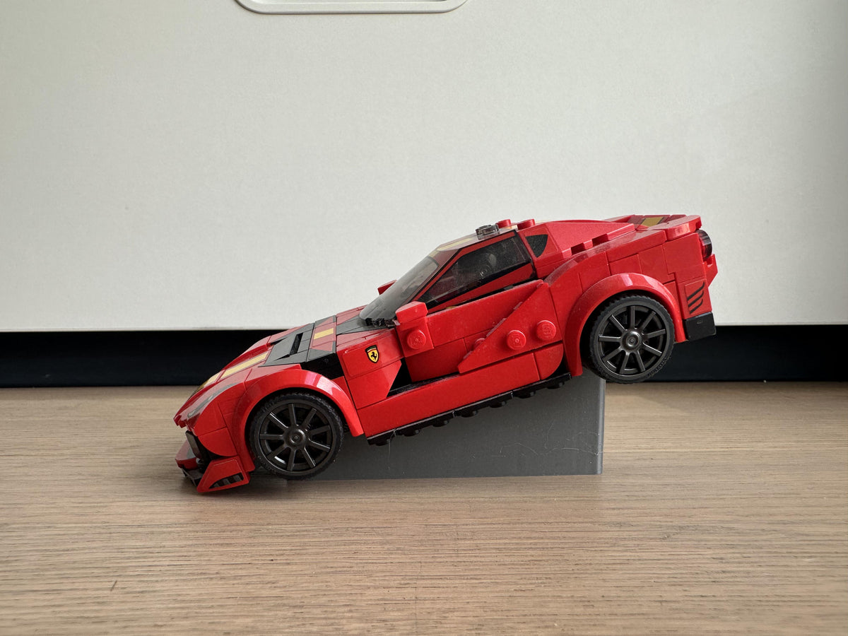 Minimalistiskt ställ för LEGO Speed Champions