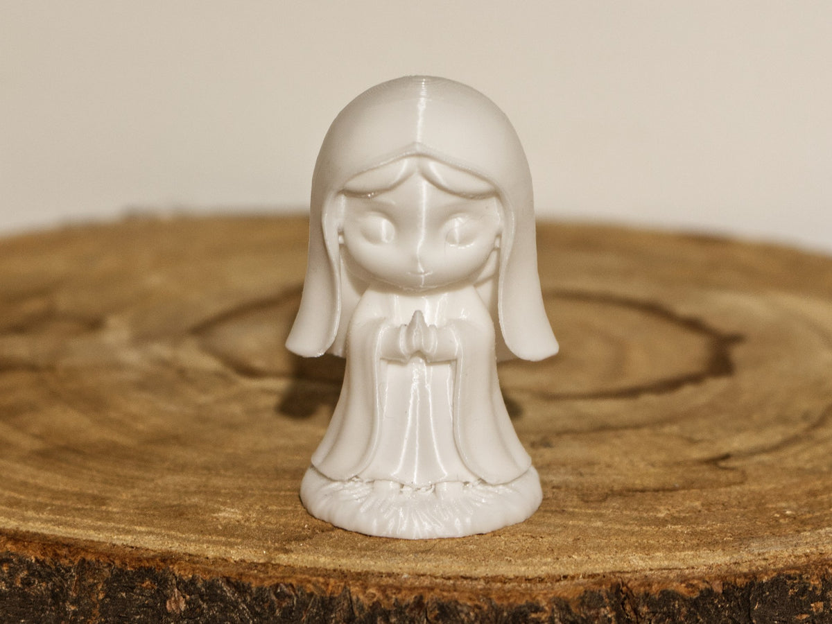 Stiliserad figur av Jungfru Maria till julkrubba
