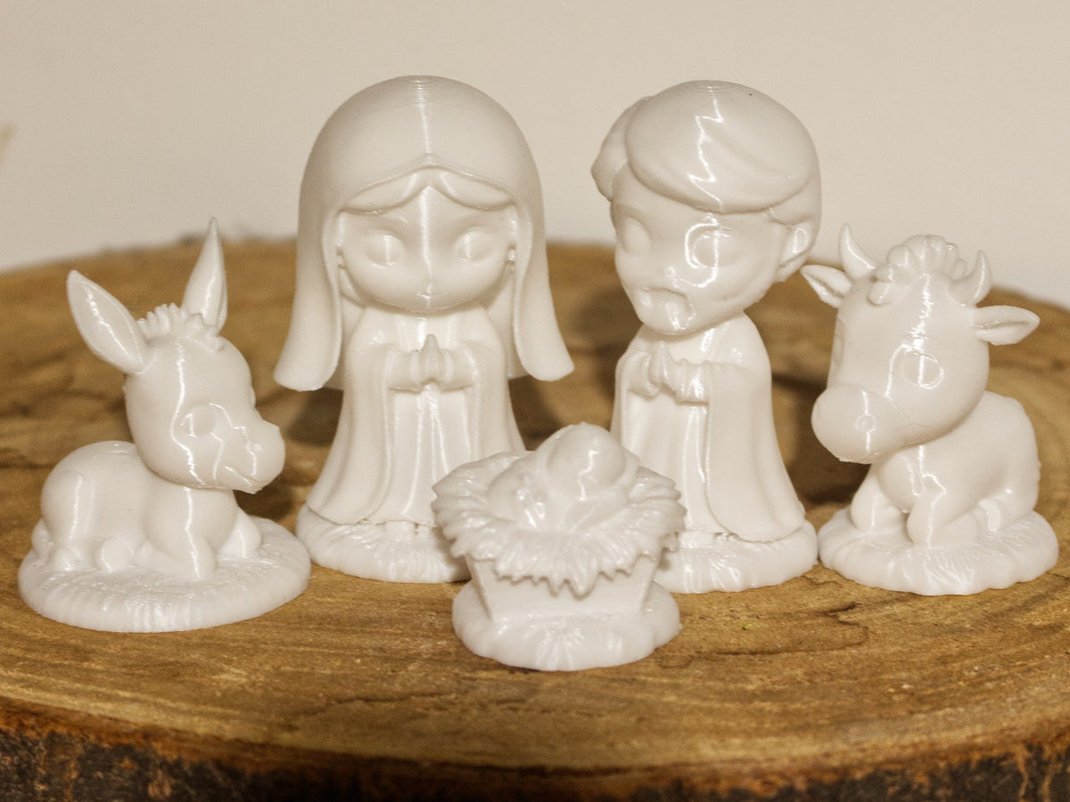 Stiliserad figur av Jungfru Maria till julkrubba