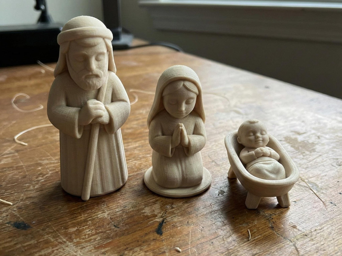 Julkrubba med Josef, Maria och Jesusbarnet