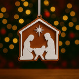Julgransprydnad med julkrubba: Maria, Josef och Jesusbarnet