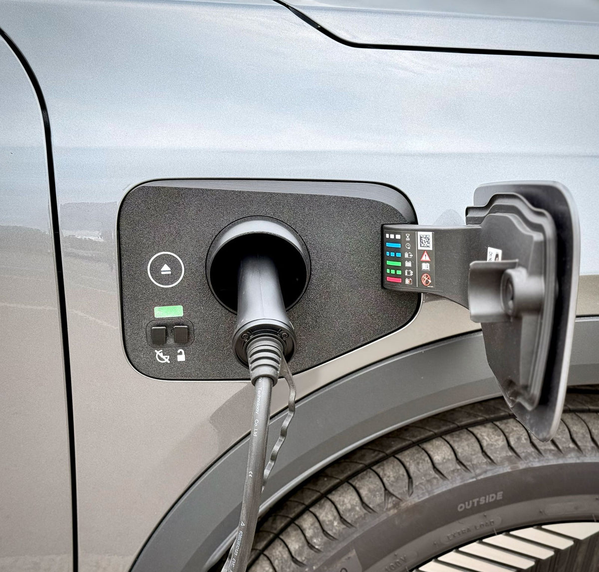 Laddportsskydd för Mitsubishi Eclipse Cross PHEV