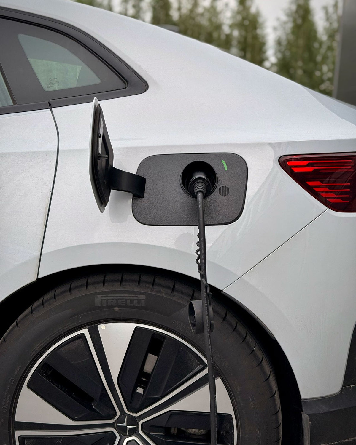 Laddportsskydd för Polestar 4