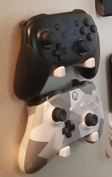 Universellt väggfäste för handkontroller – passar PS5, Xbox och Switch