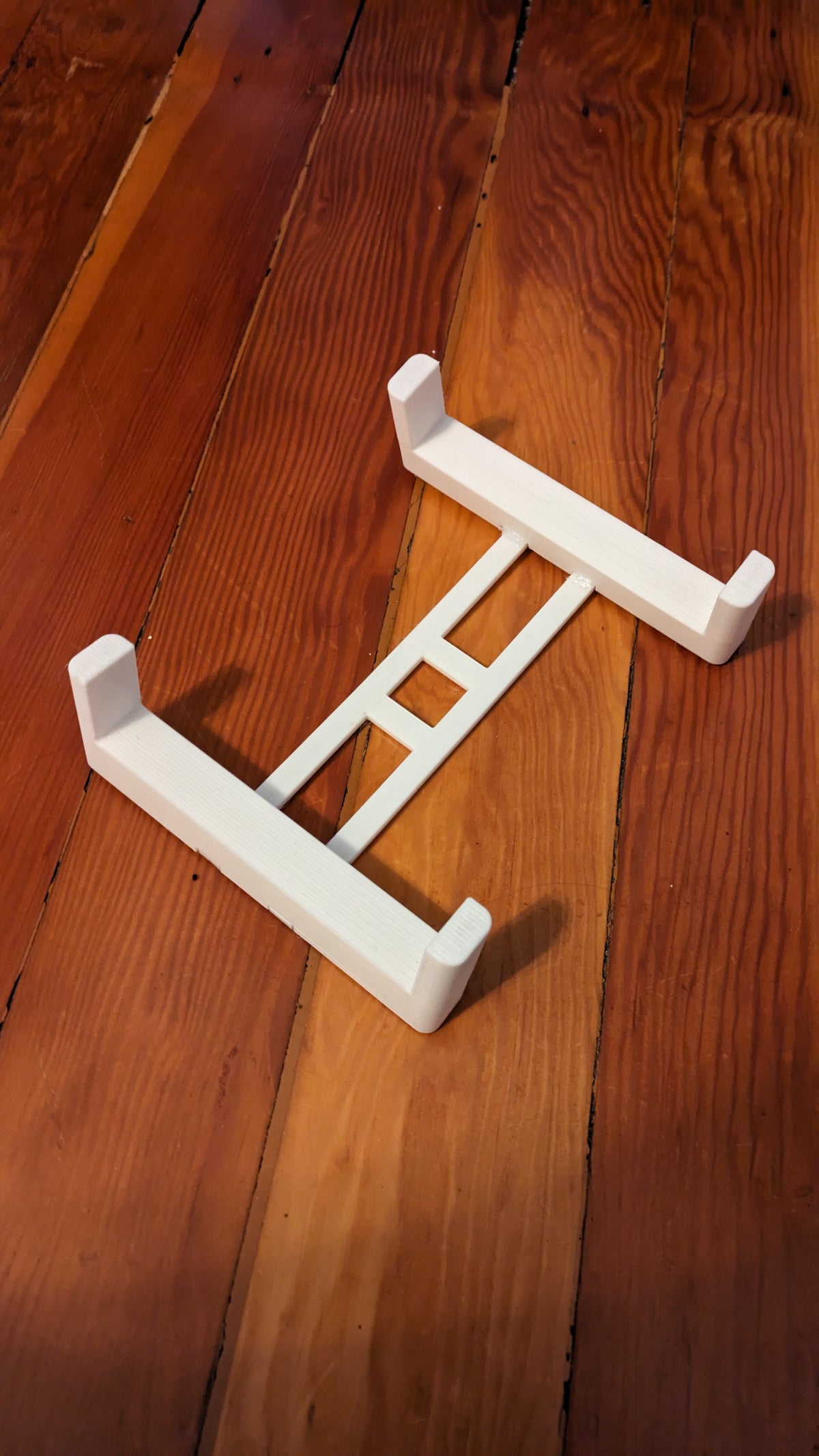 Fristående 3D-printat ställ för akustisk gitarr
