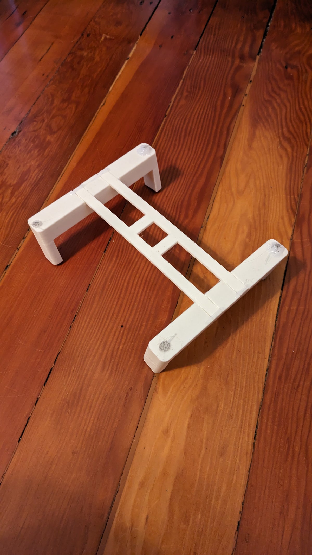Fristående 3D-printat ställ för akustisk gitarr