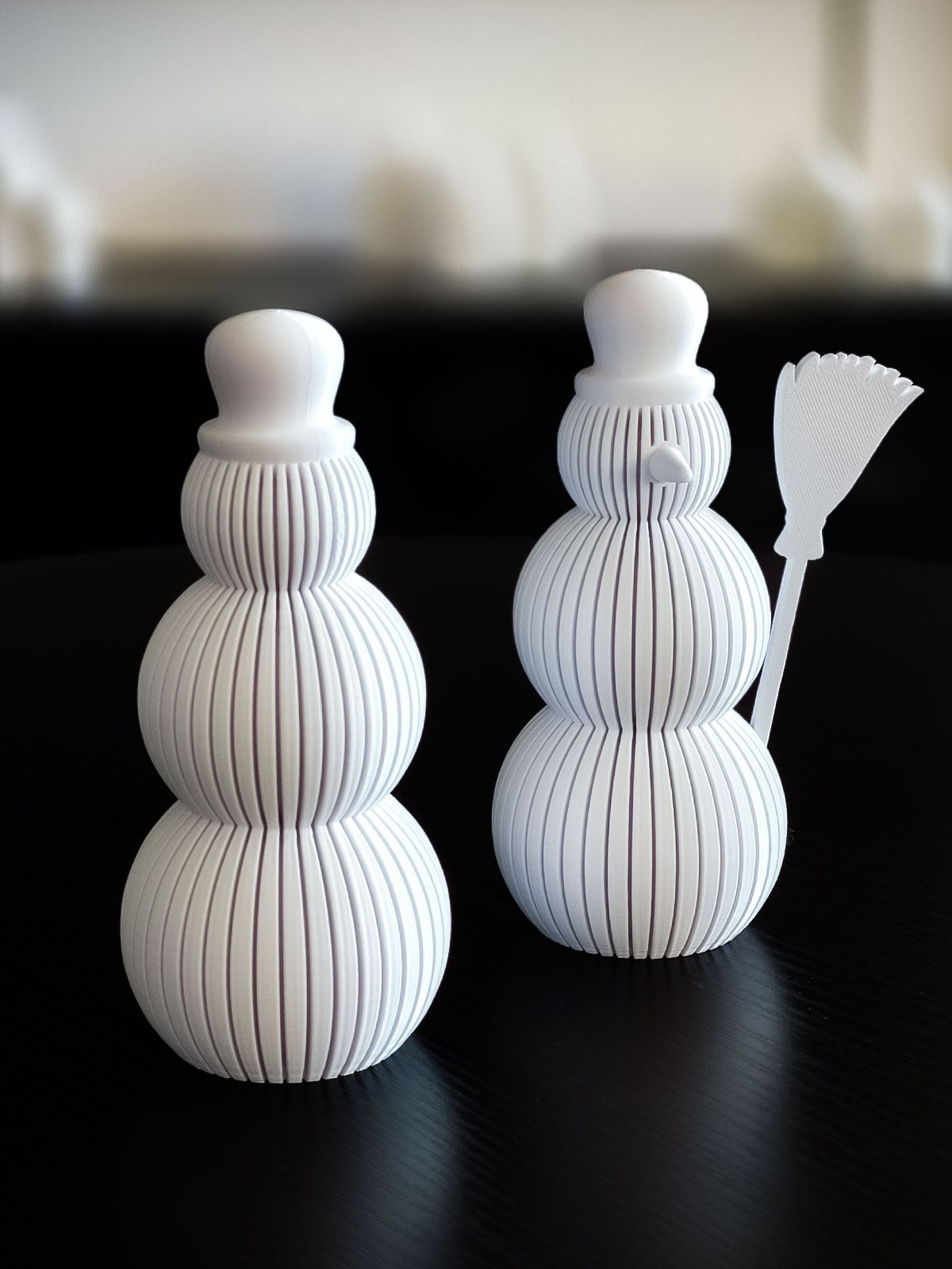 Snögubbsfigur i räfflad design