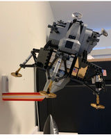Väggfäste för LEGO månlandaren med 20° lutning