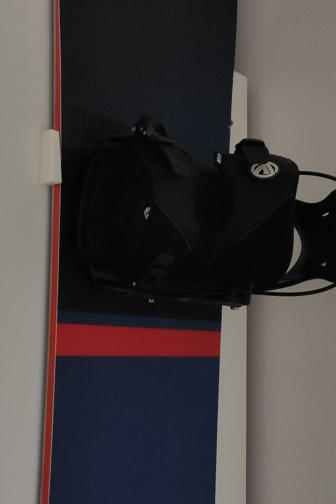 Vägghållare för snowboard