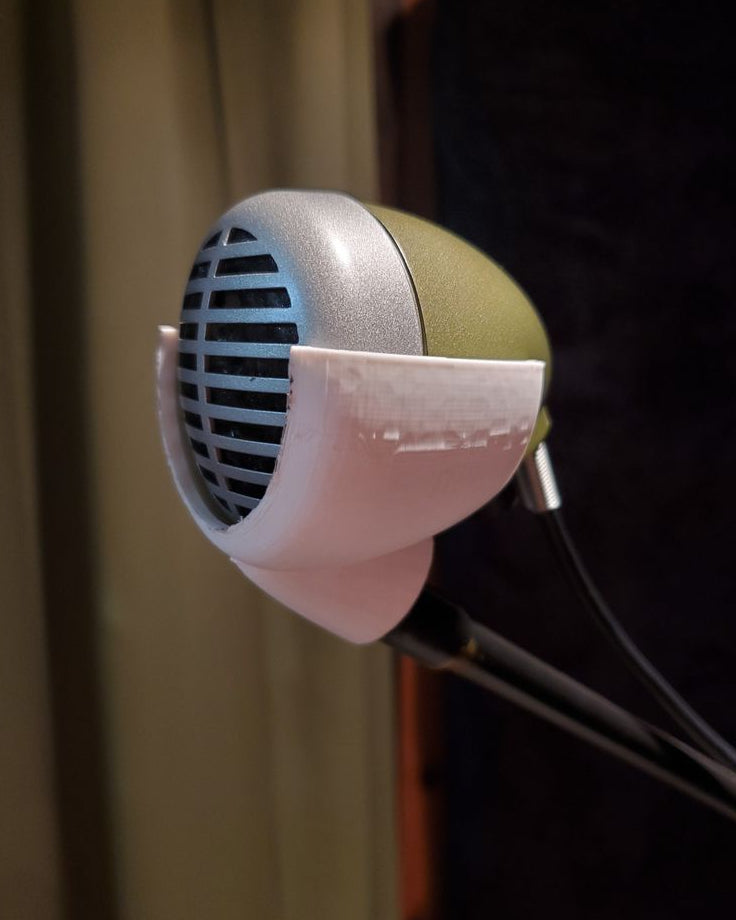 Hållare för Shure 520DX bullet-mikrofon med vinklat stativfäste
