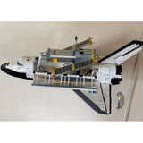 Väggfäste för LEGO rymdfärjan Discovery 10283