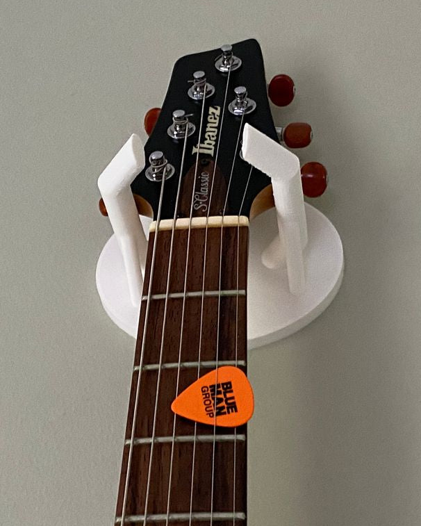 Lätt väggfäste för gitarr