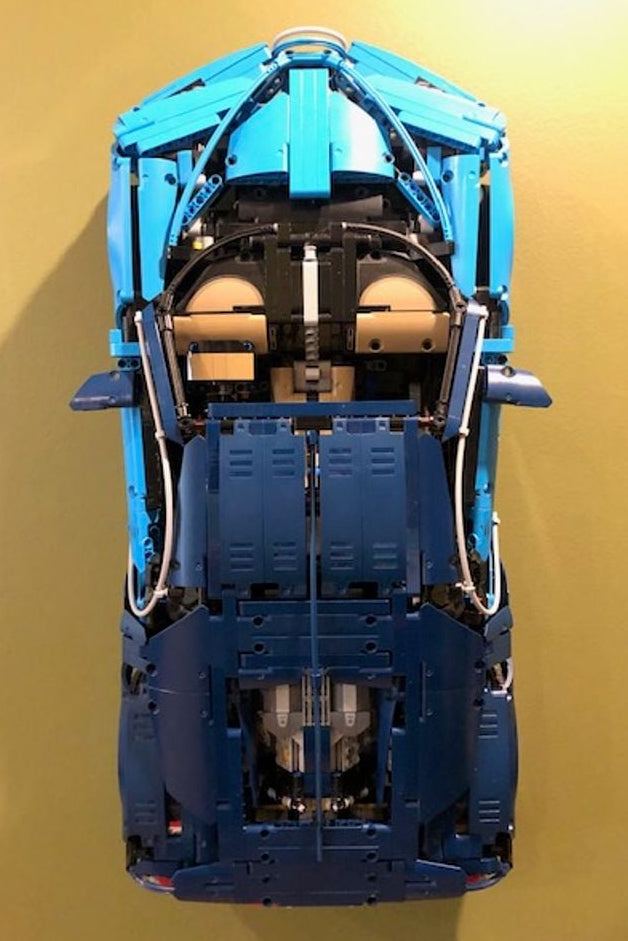Väggfäste för LEGO Technic Bugatti, monteras med 2 skruvar