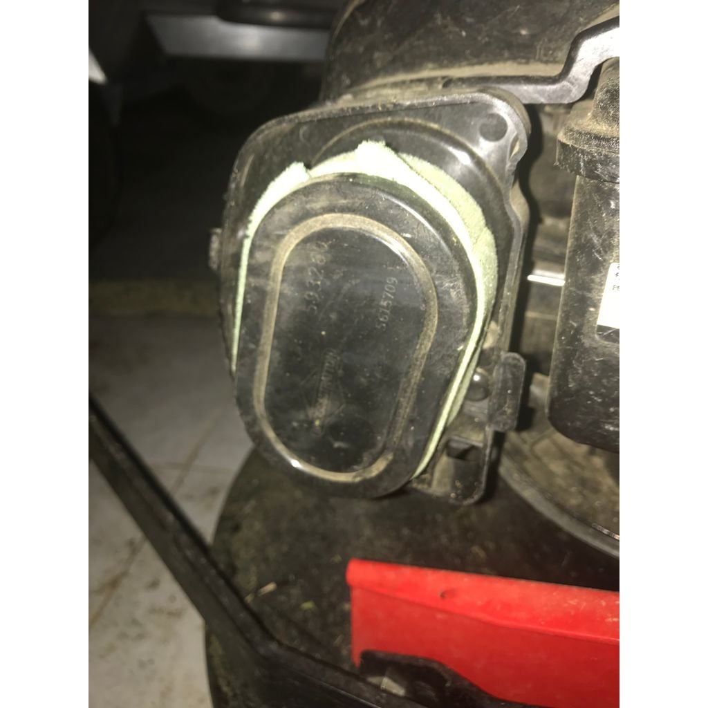 Ersättningslock för luftfiltret på Briggs & Stratton 675 EXI