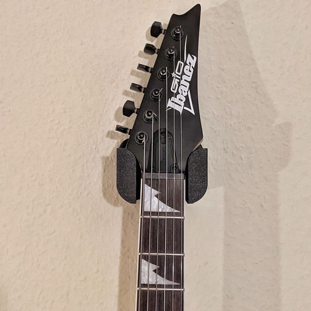 Väggfäste för elgitarr – stabilt och enkelt