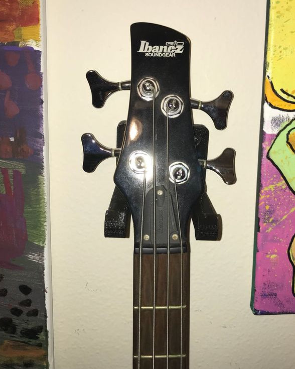 Väggfäste för bas och elgitarr