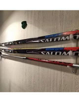 Väggfäste för skidor och stavar