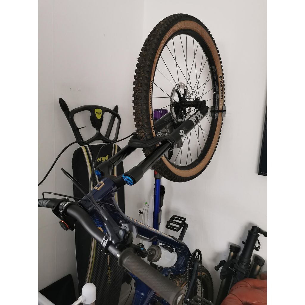 Väggfäste för cykel med 2,35-tums MTB-däck