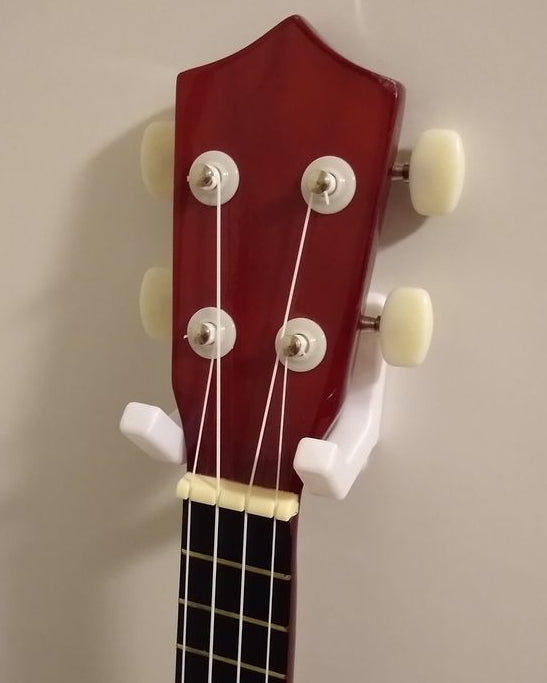 Väggfäste för ukulele – enkel hängare med skruvhål