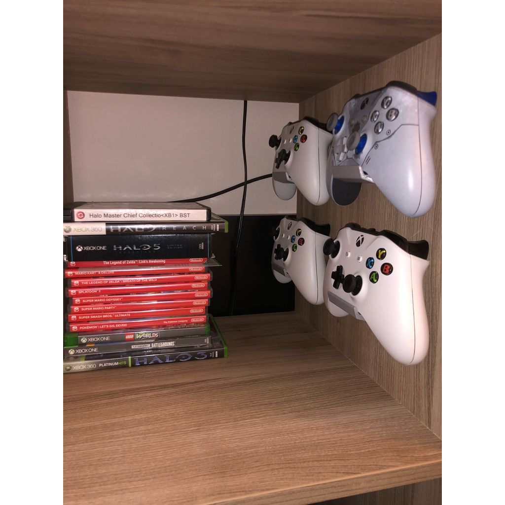 Väggfäste för Xbox-handkontroll – prydlig gamingmiljö