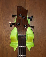 Vägghängare för Ibanez-basgitarr
