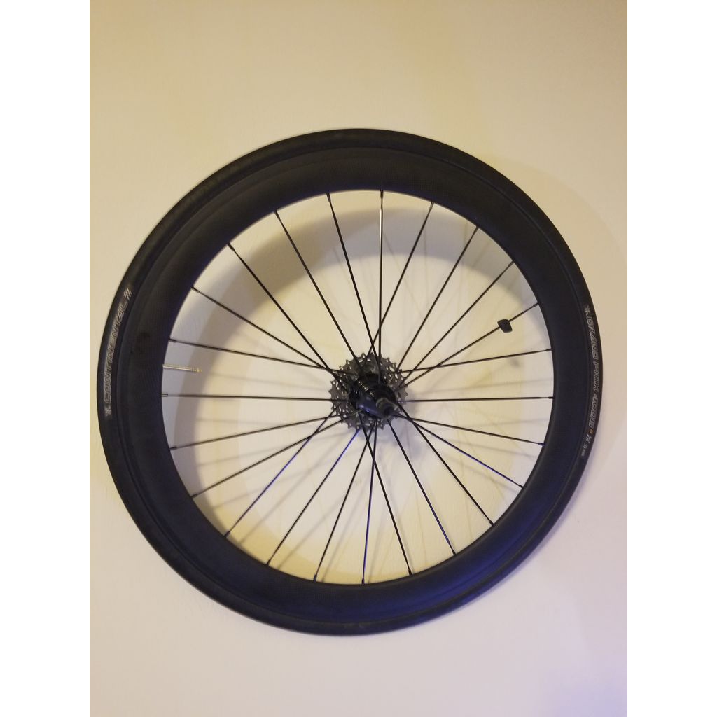 Väggkrok för cykelhjul med snabbkoppling