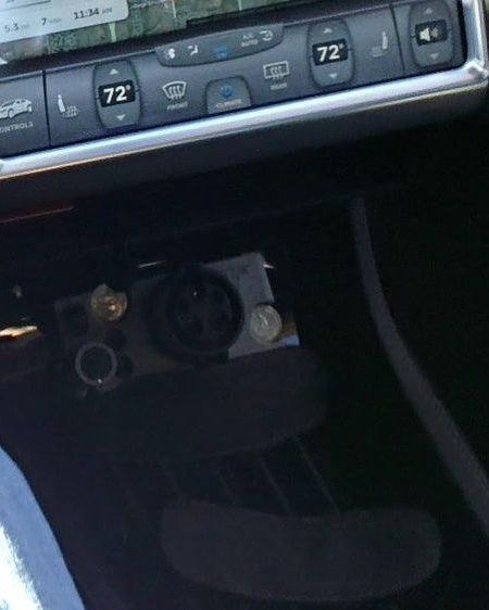 Organisatör för mittkonsolen i Tesla Model S – slut på röran