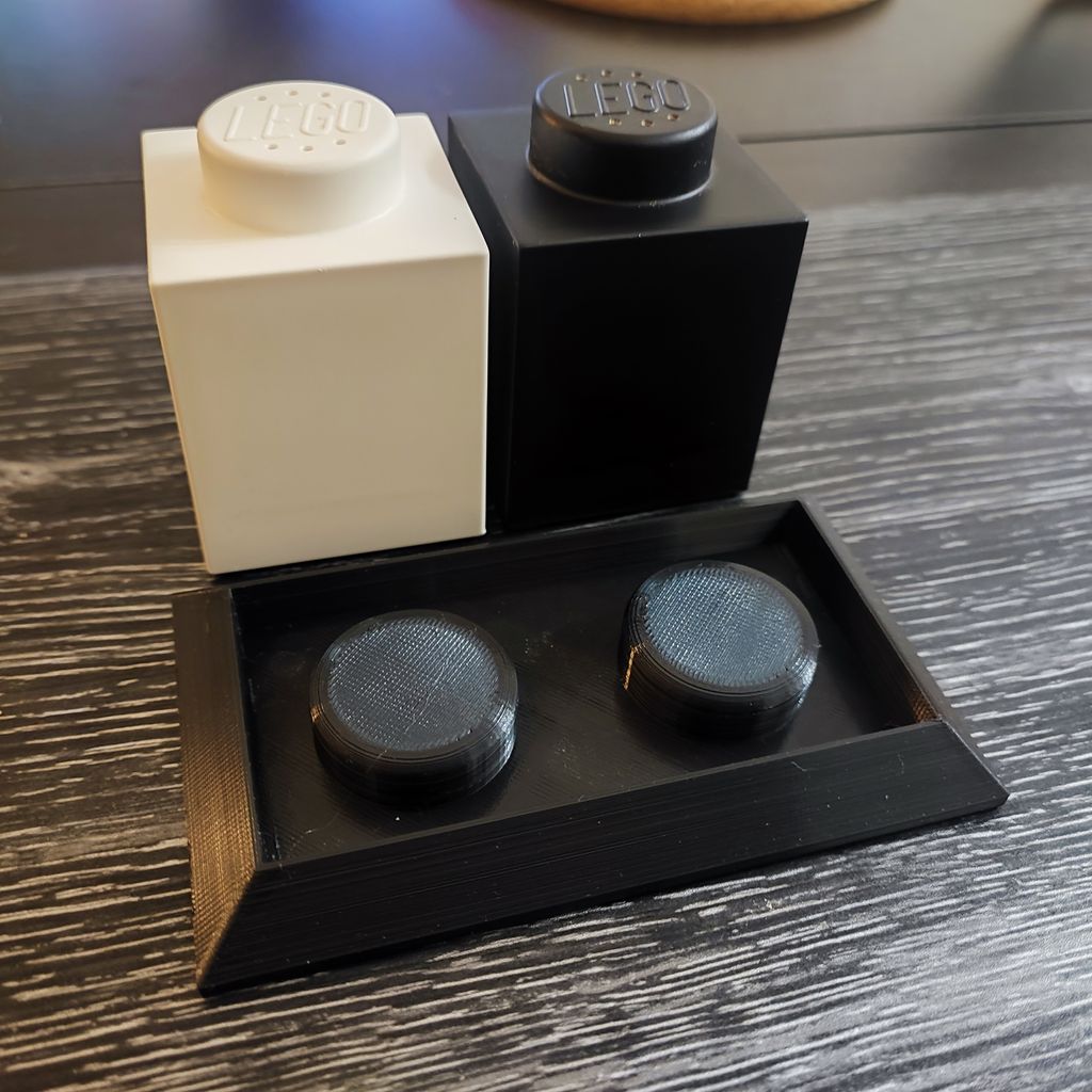Hållare för LEGO salt- och pepparströare