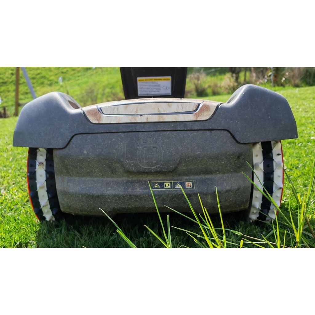 Husqvarna Automower 430X hjul med dubbar – bättre grepp