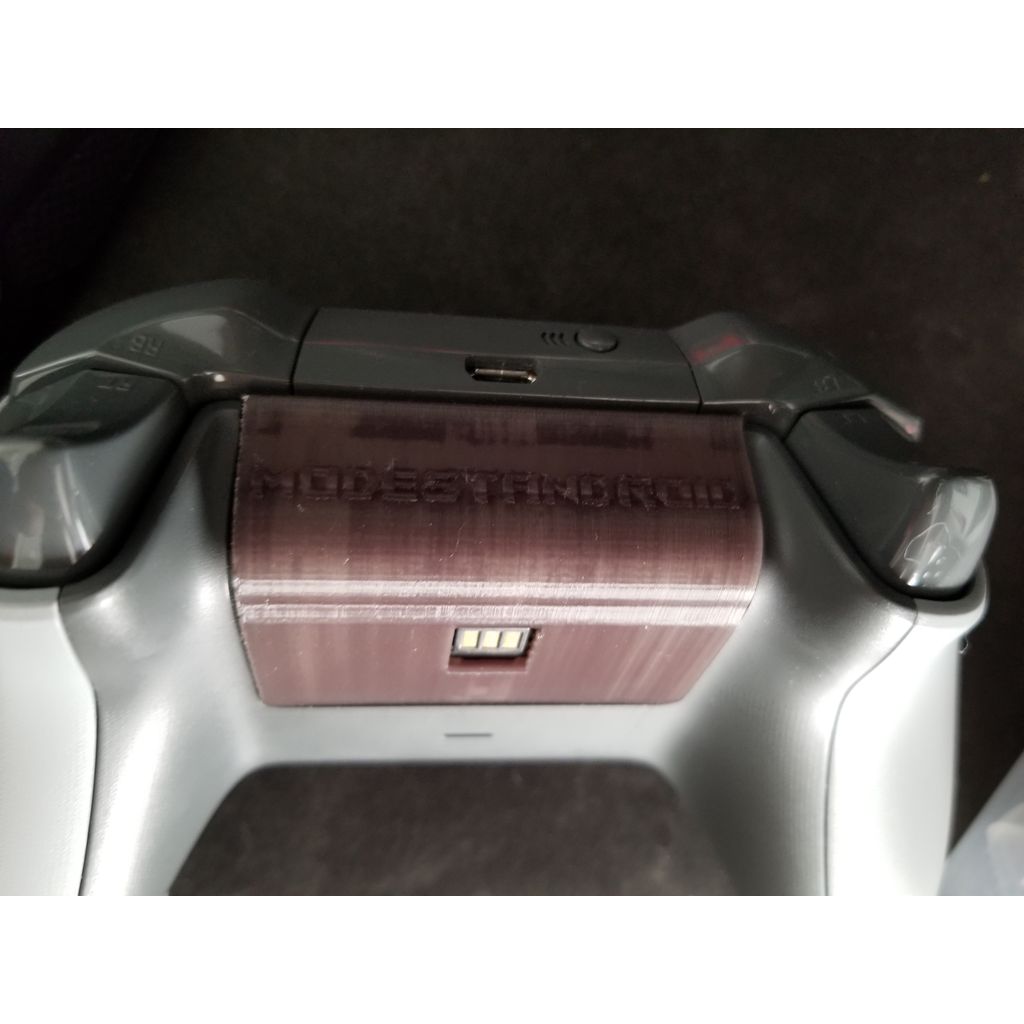 Batterilucka till Xbox One för Insignia-batterier – passar snyggt utan bula