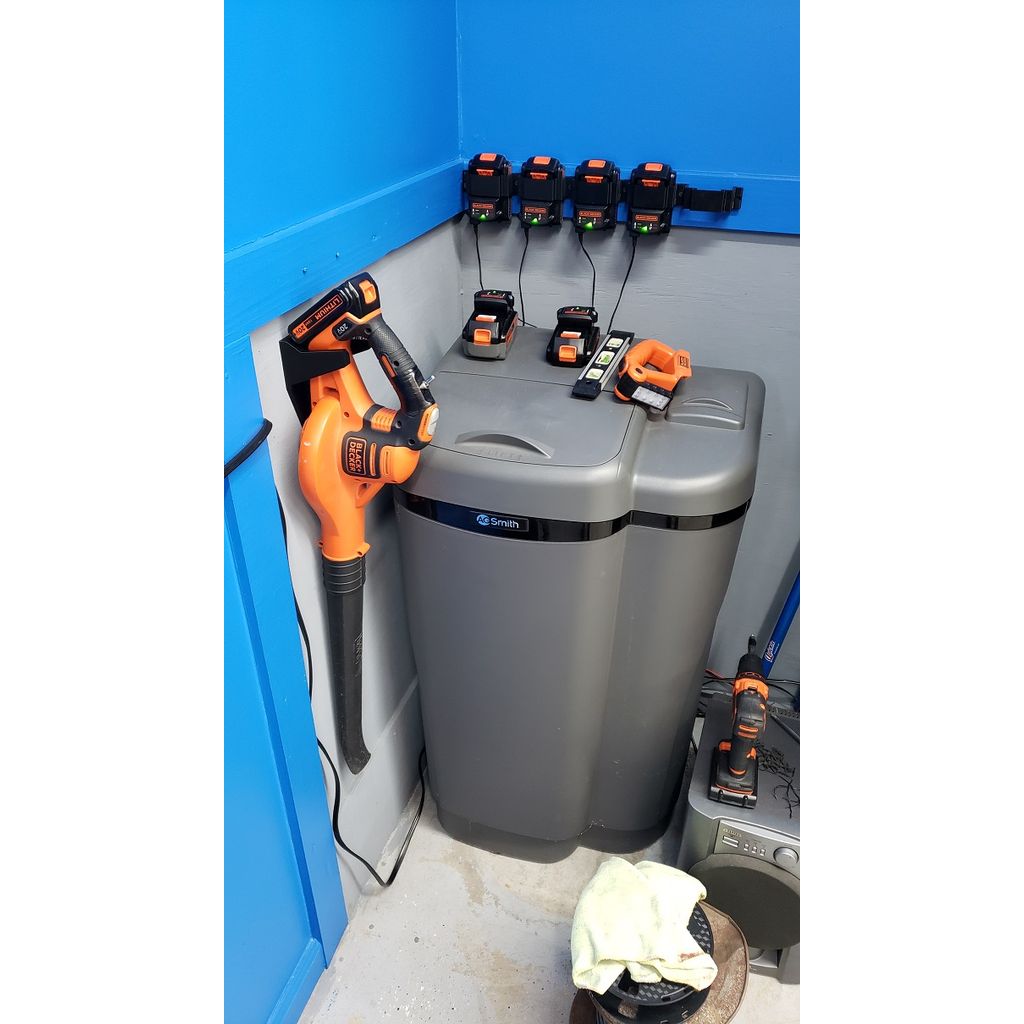 Väggfäste för Black+Decker 20V lövblåsare