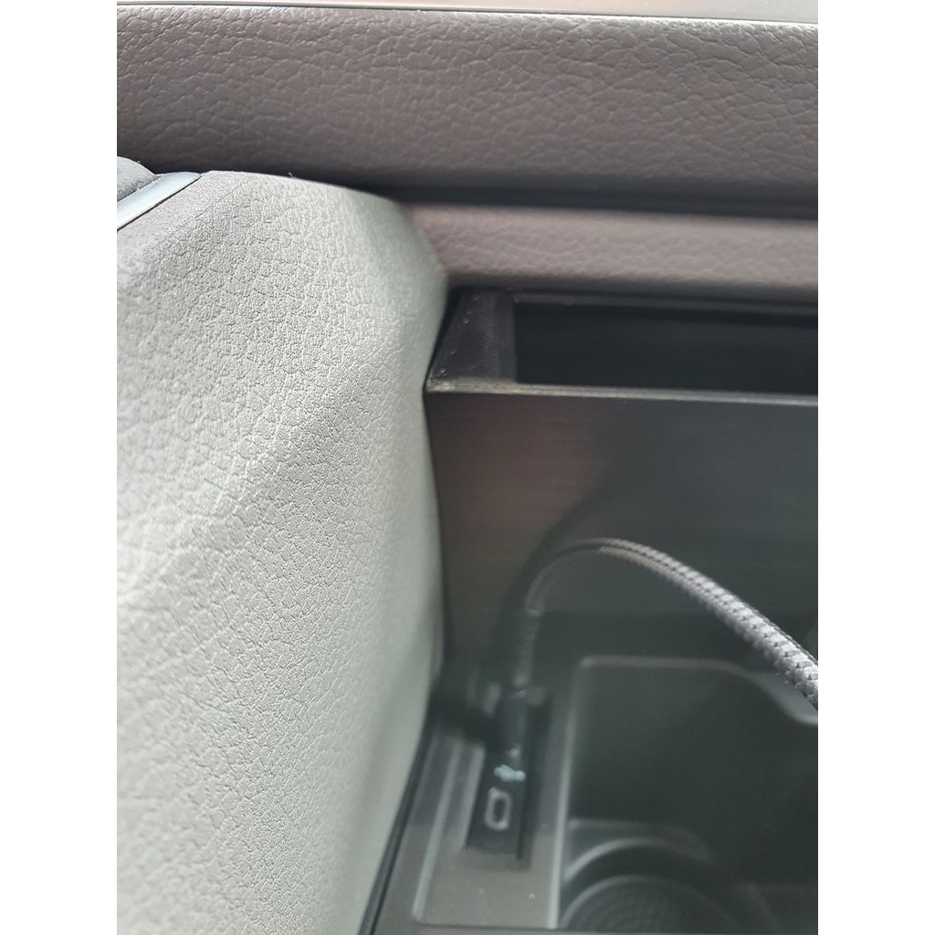 Telefonhylla för VW T6.1 California, förberedd för USB-C